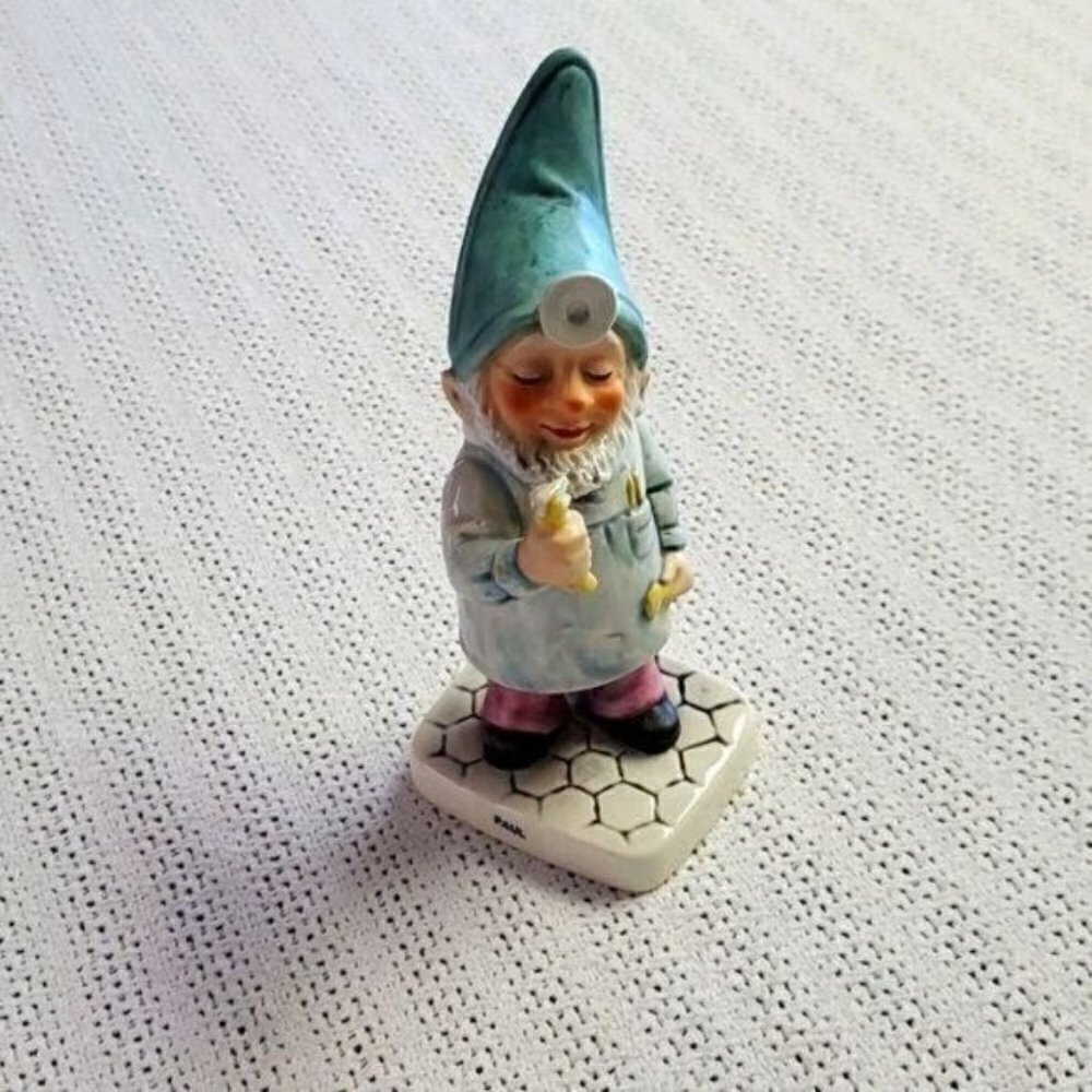 Goebel Co Vintage Boy 1982 Item #17554-17 "Paul" The‎ Dentist Figurine